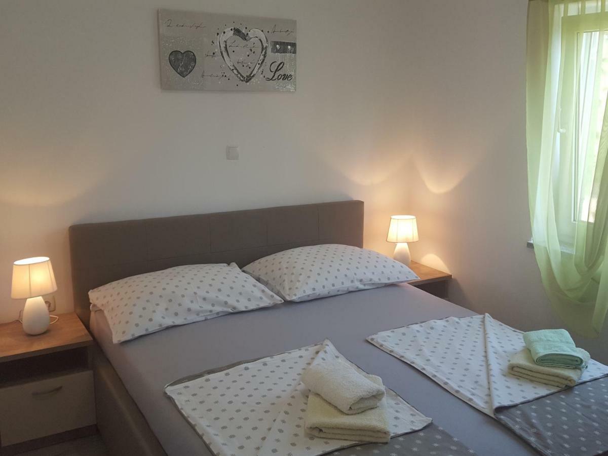 Apartmani Slavica Rab Town Exteriér fotografie
